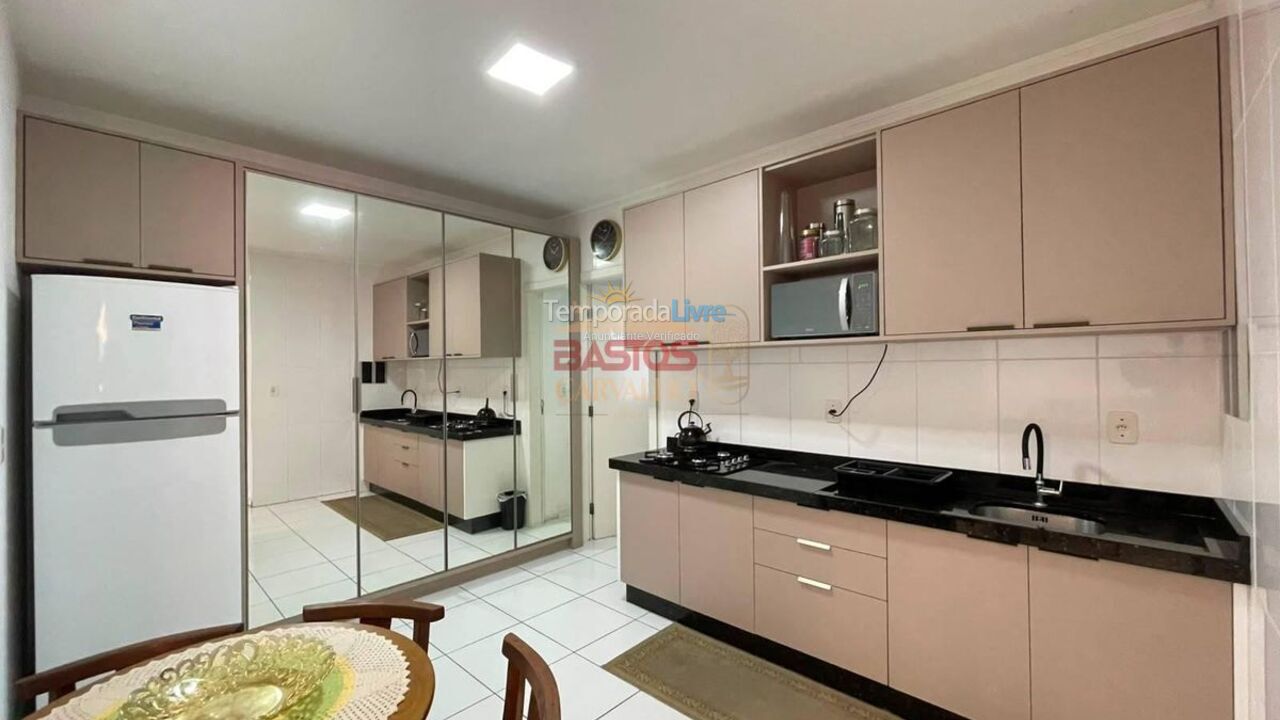 Apartamento para alquiler de vacaciones em Itapema (Meia Praia)