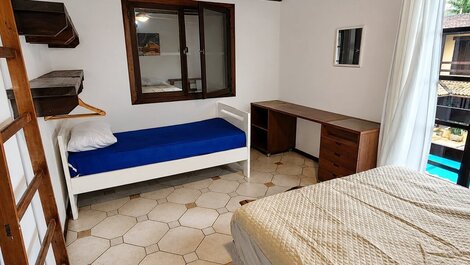 A refuge 140 meters from Baleia Beach.