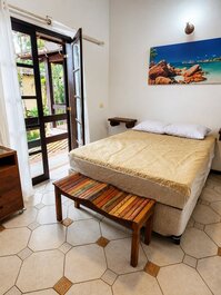 A refuge 140 meters from Baleia Beach.