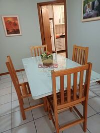 APARTAMENTO PERTO DO MAR EM MEIA PRAIA, ITAPEMA SC