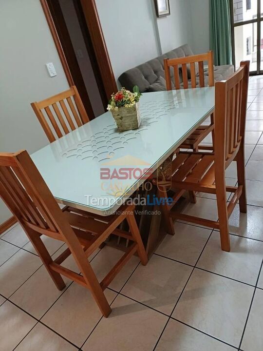 Apartamento para aluguel de temporada em Itapema (Meia Praia)