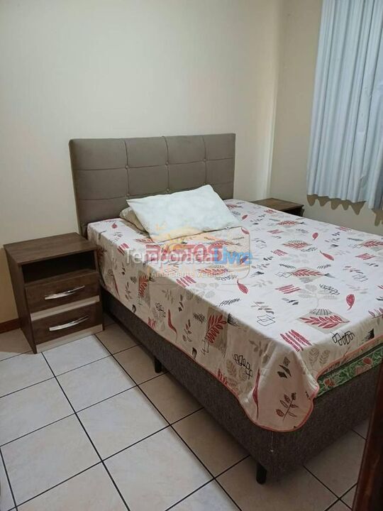 Apartamento para aluguel de temporada em Itapema (Meia Praia)