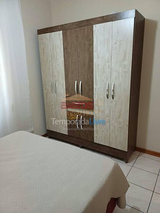 Apartamento para aluguel de temporada em Itapema (Meia Praia)