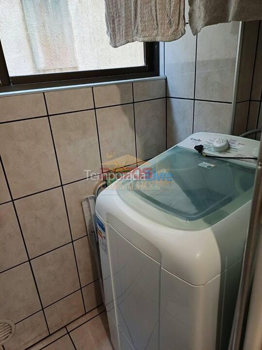 Apartamento para aluguel de temporada em Itapema (Meia Praia)