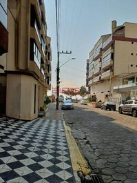 APARTAMENTO PERTO DO MAR EM MEIA PRAIA, ITAPEMA SC