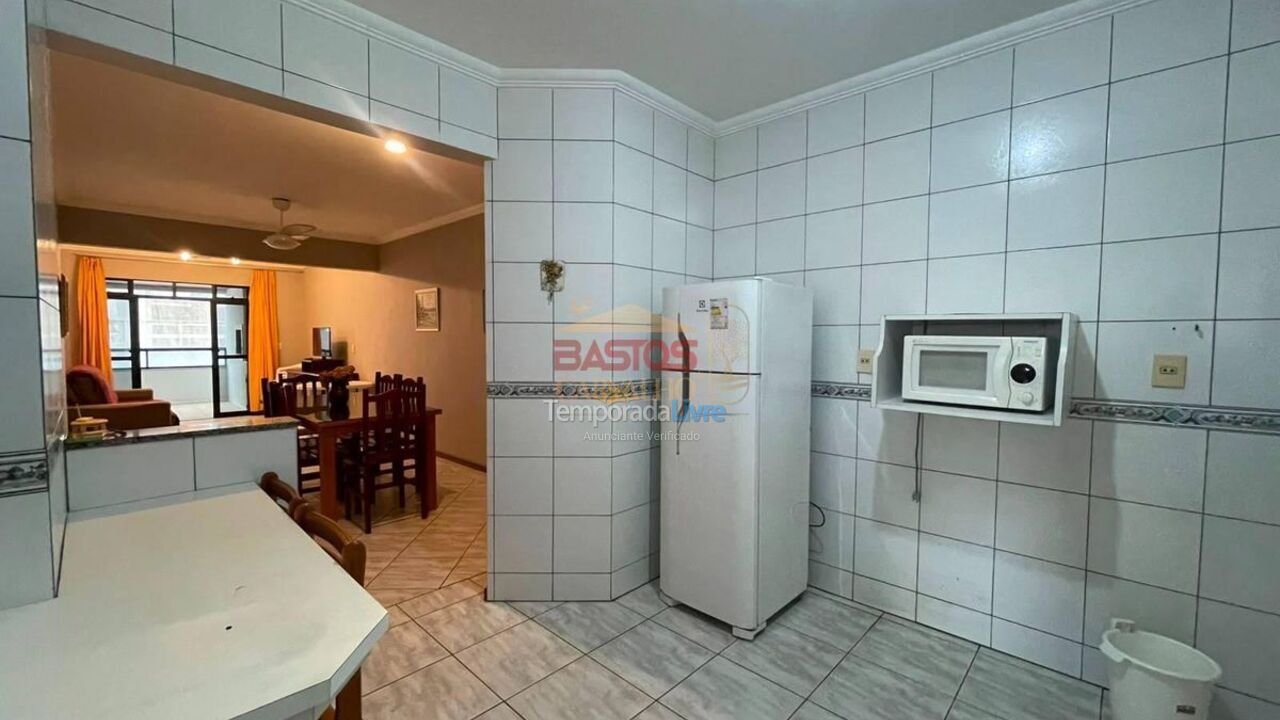 Apartamento para aluguel de temporada em Itapema (Meia Praia)