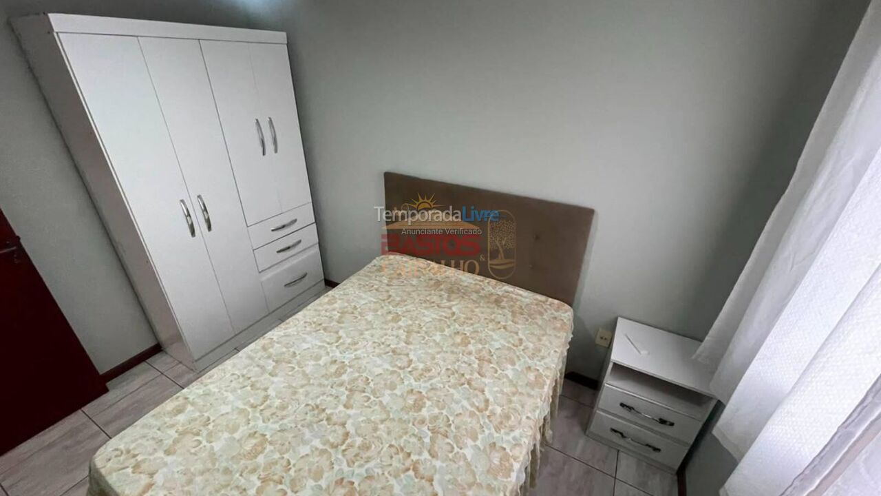 Apartamento para aluguel de temporada em Itapema (Meia Praia)