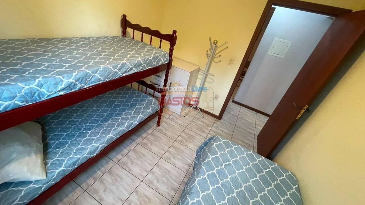 Apartamento para aluguel de temporada em Itapema (Meia Praia)