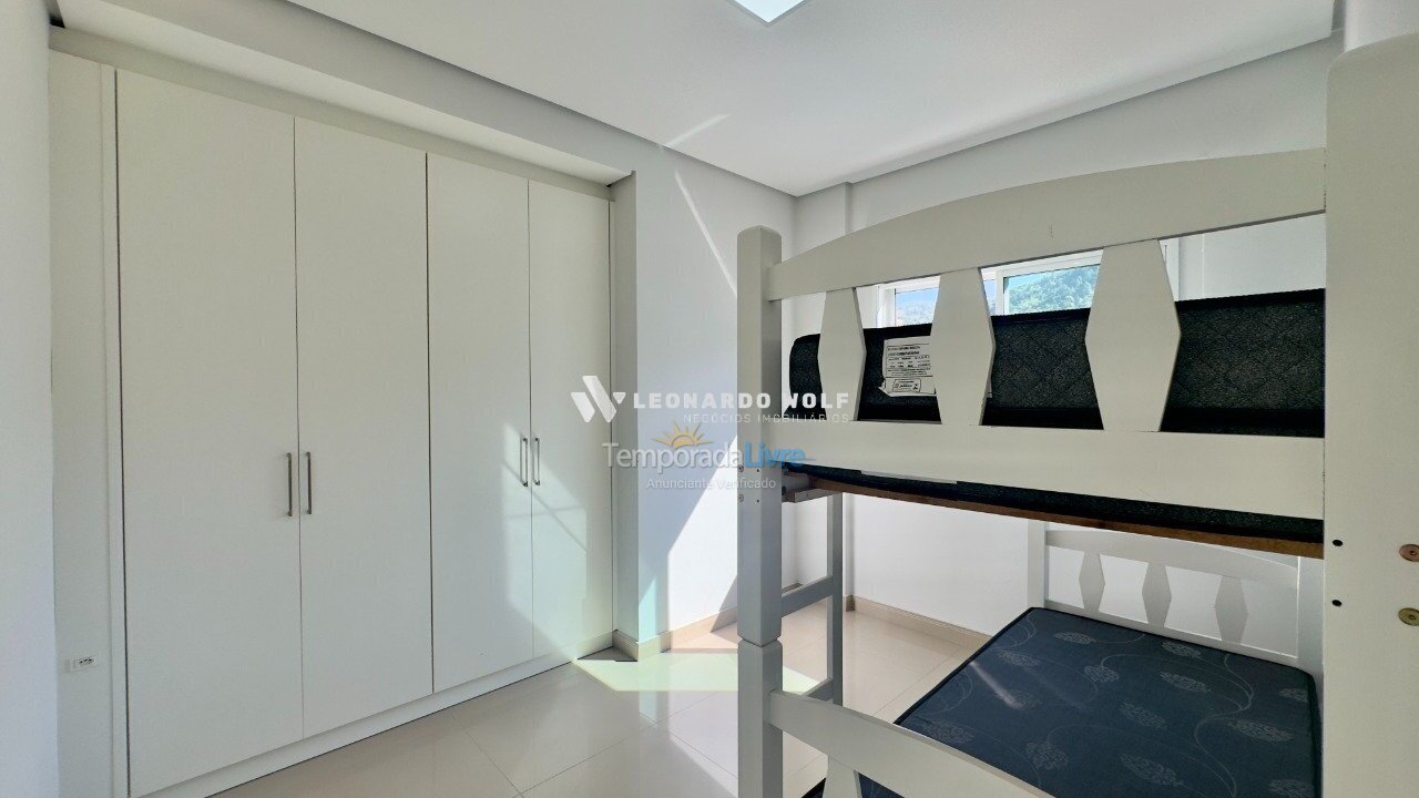 Apartamento para alquiler de vacaciones em Governador Celso Ramos (Praia de Palmas)