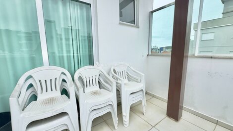 Covered accommodation for up to 8 people on Palmas beach.