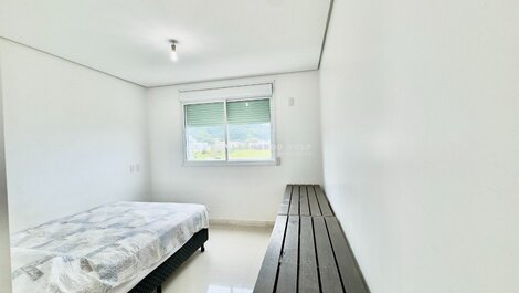 Covered accommodation for up to 8 people on Palmas beach.