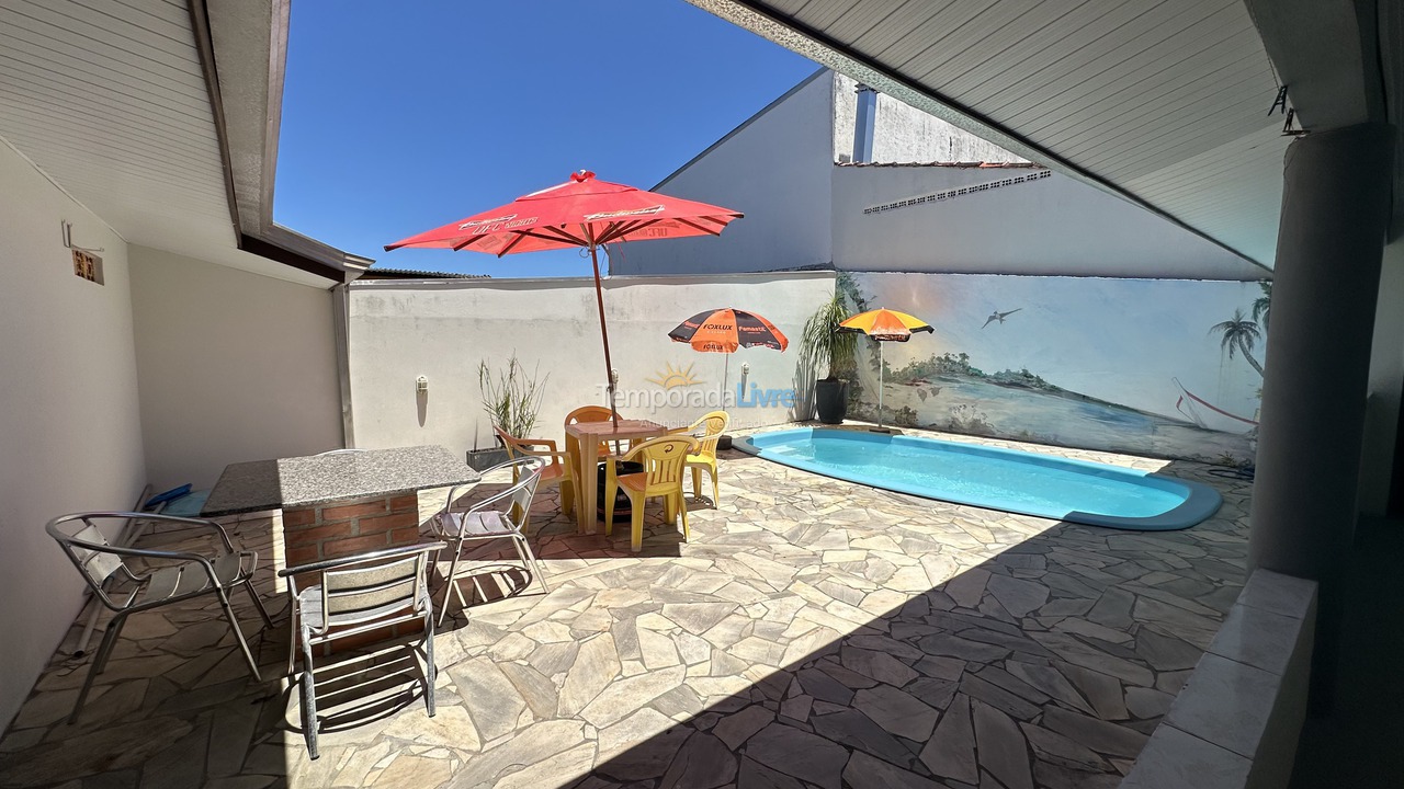 Casa para aluguel de temporada em Pontal do Paraná (Ipanema)