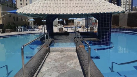 Ap p/6 com Parque Aquático • Centro • 5 Piscinas