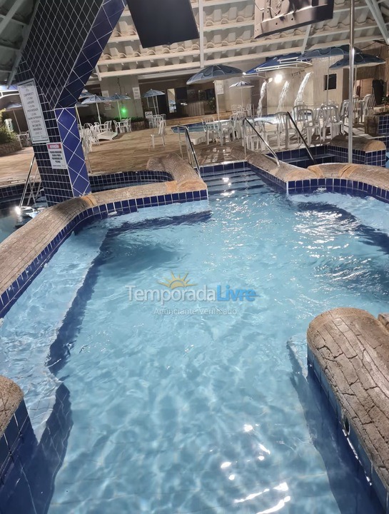 Apartamento para aluguel de temporada em Caldas Novas (Turista)