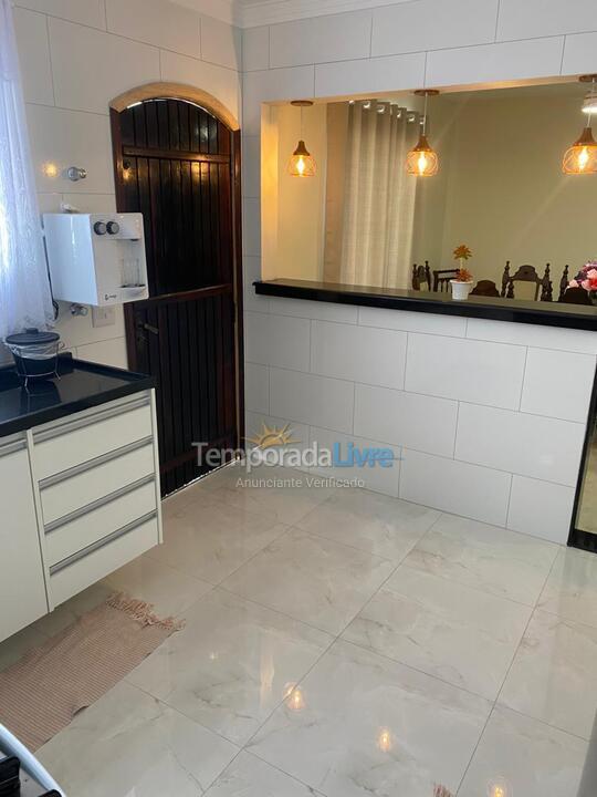 Casa para alquiler de vacaciones em Guarujá (Praia do Pernambuco)