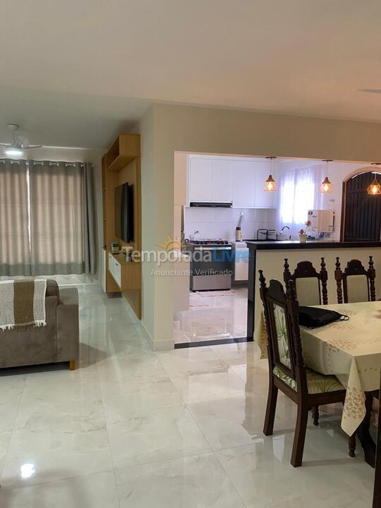 Casa para alquiler de vacaciones em Guarujá (Praia do Pernambuco)