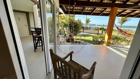 Excelente casa de 4 habitaciones frente al mar