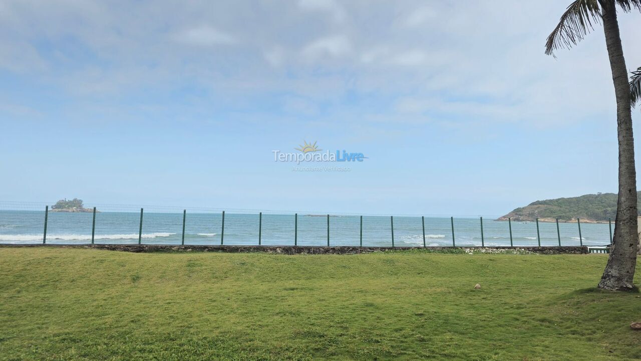 Casa para aluguel de temporada em Guarujá (Praia do Pernambuco)