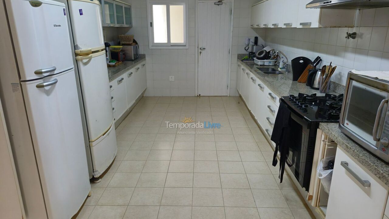 Casa para aluguel de temporada em Guarujá (Praia do Pernambuco)