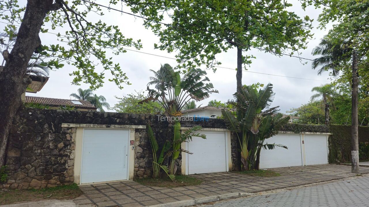 Casa para aluguel de temporada em Guarujá (Praia do Pernambuco)