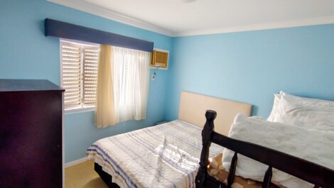 Quarto nr 2 com cama de casal e beliche (com ar condicionado)