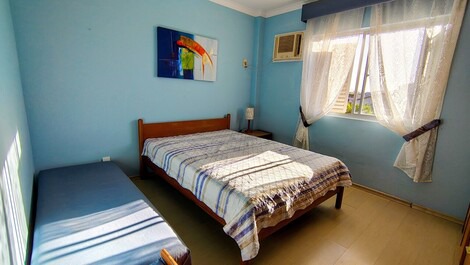 Quarto nr 1 (suite) com cama de casal e solteiro (ar condicionado)