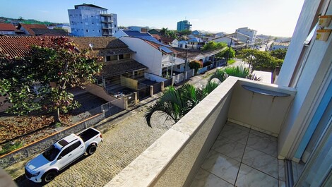 Sacada de frente para rua rio de janeiro 