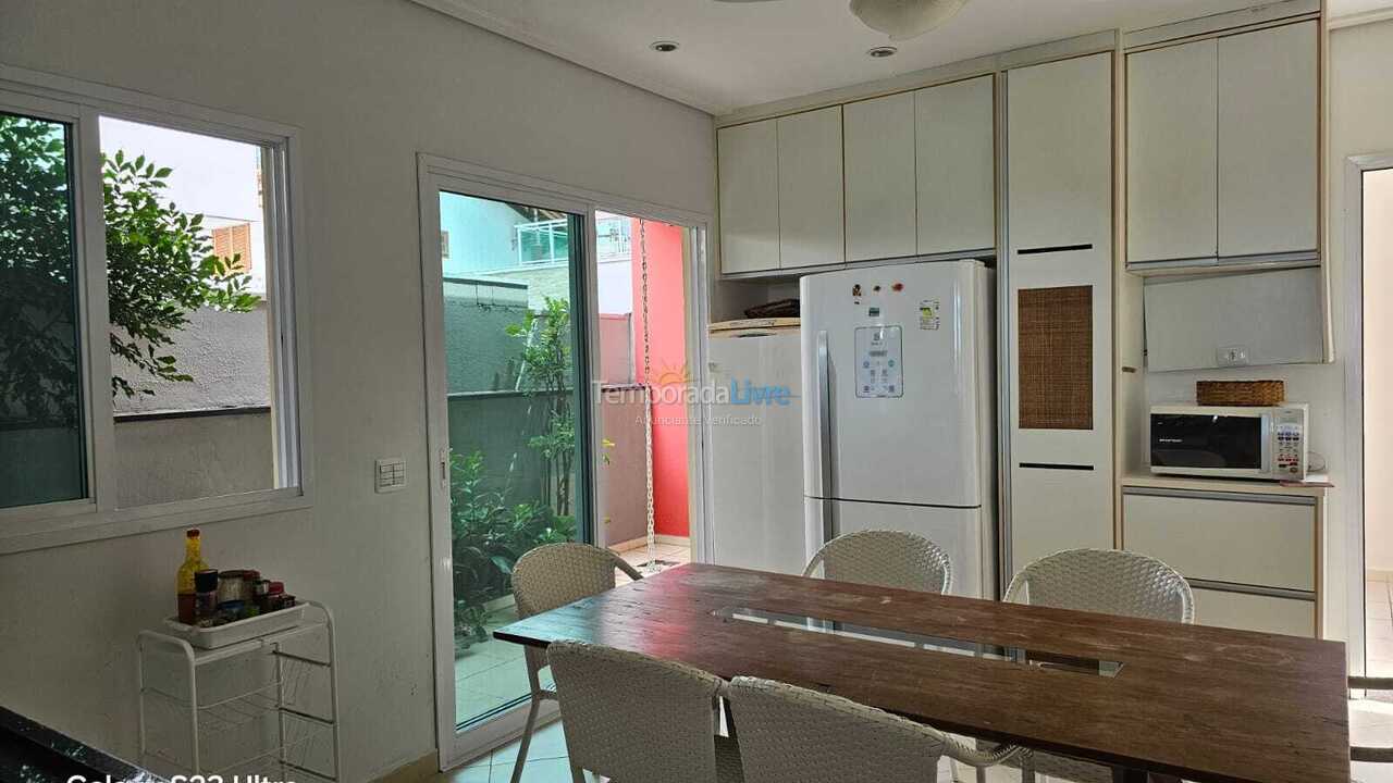 Casa para aluguel de temporada em Ubatuba (Lagoinha)