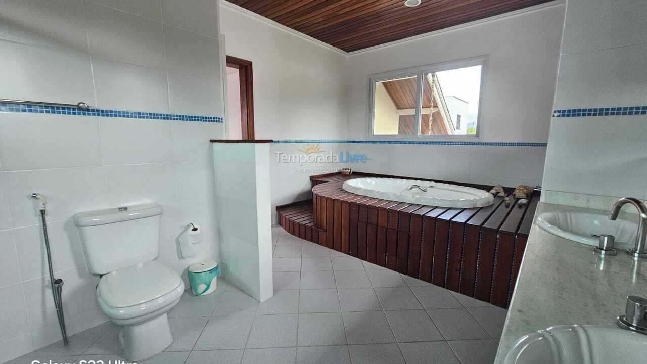 Casa para aluguel de temporada em Ubatuba (Lagoinha)