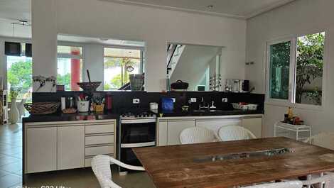 Casa a 100 metros da praia condomínio salga