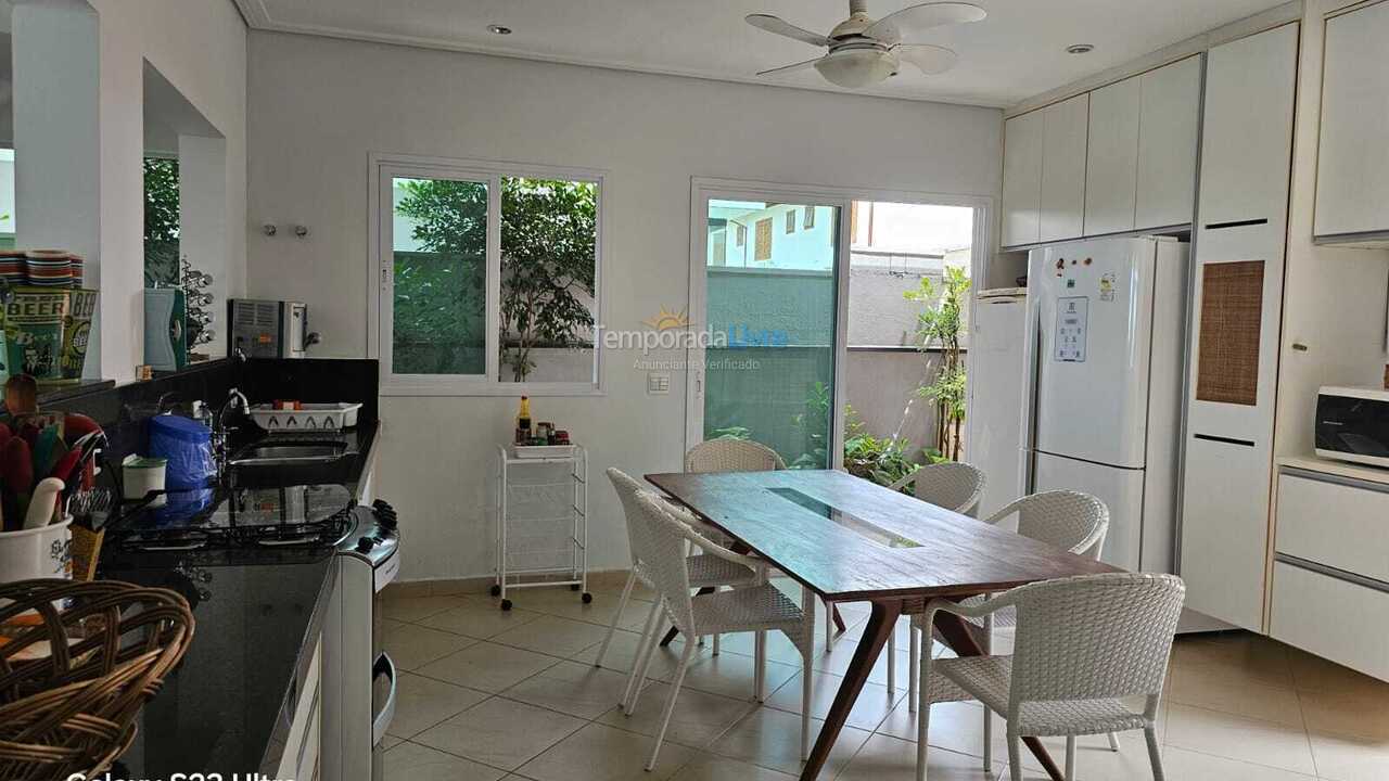 Casa para aluguel de temporada em Ubatuba (Lagoinha)