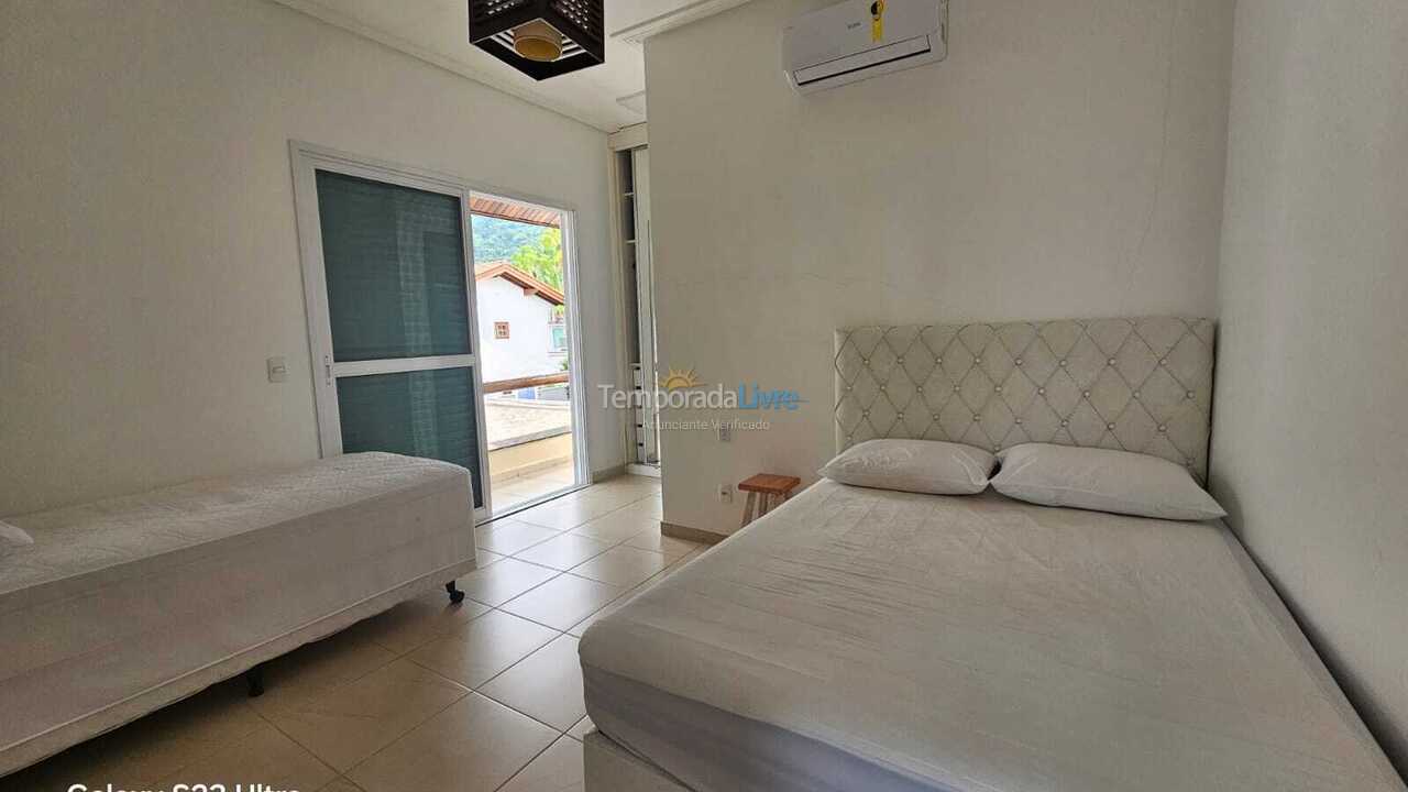 Casa para aluguel de temporada em Ubatuba (Lagoinha)