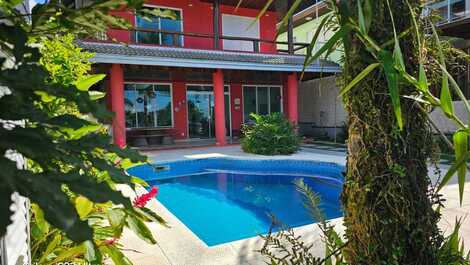 Casa a 100 metros da praia condomínio salga