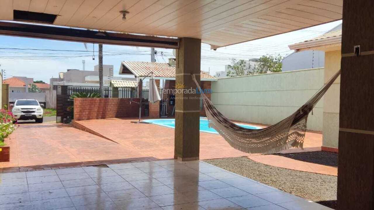 Apartamento para aluguel de temporada em Foz do Iguaçu (Jardim Panorama)