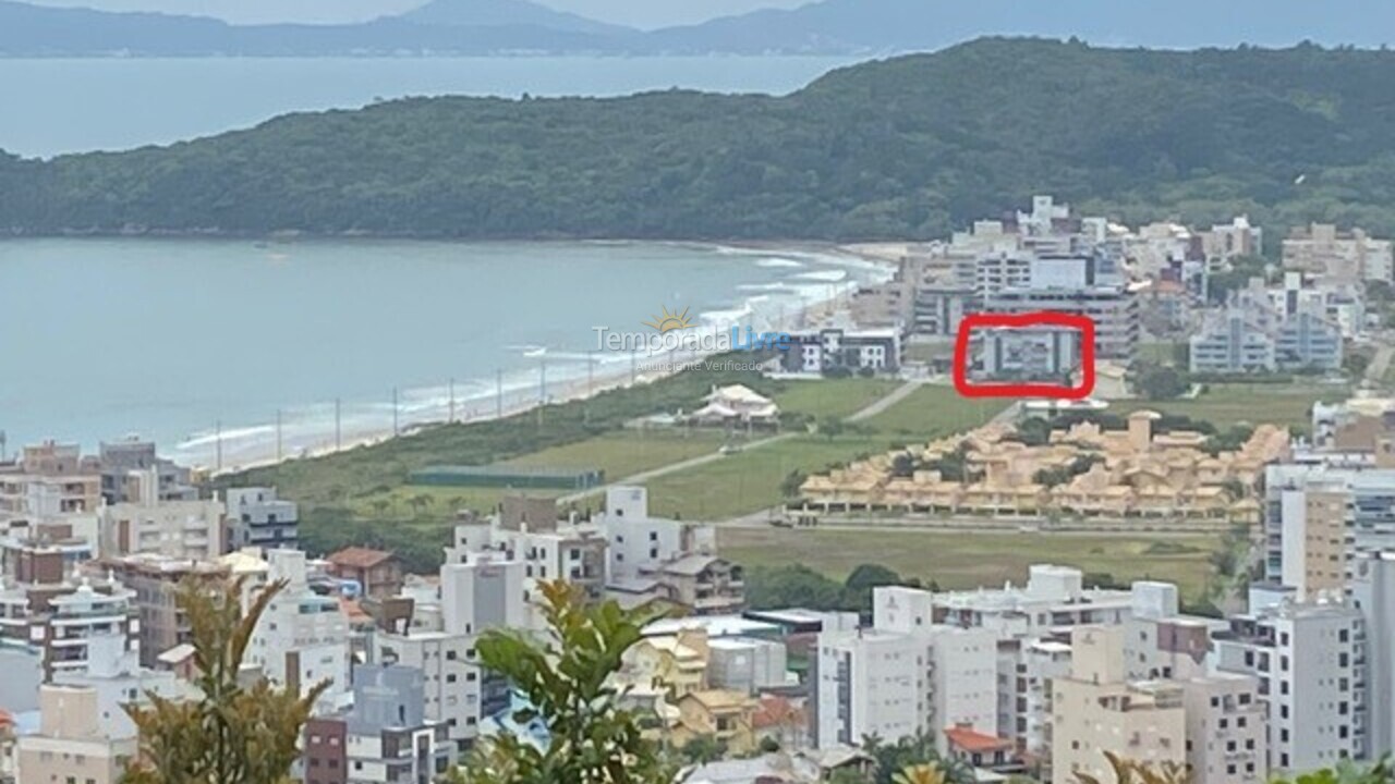 Apartamento para aluguel de temporada em Governador Celso Ramos (Praia de Palmas)