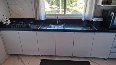 Casa aconchegante de 3 quartos no centro de Machadinho