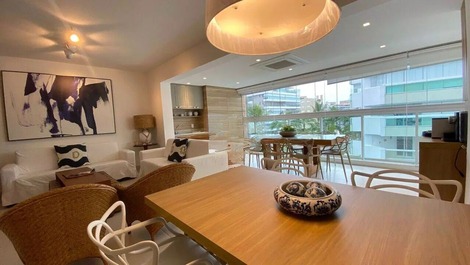 Apartamento en alquiler justo en el césped en Riviera de São Lourenço.