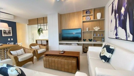 Apartamento en alquiler justo en el césped en Riviera de São Lourenço.