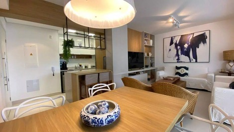 Apartamento en alquiler justo en el césped en Riviera de São Lourenço.