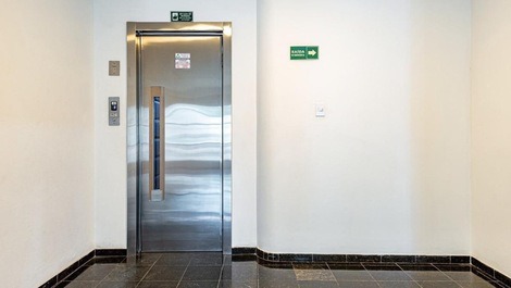 Apto completo para até 8 pessoas | 3 quartos | 300 m da praia