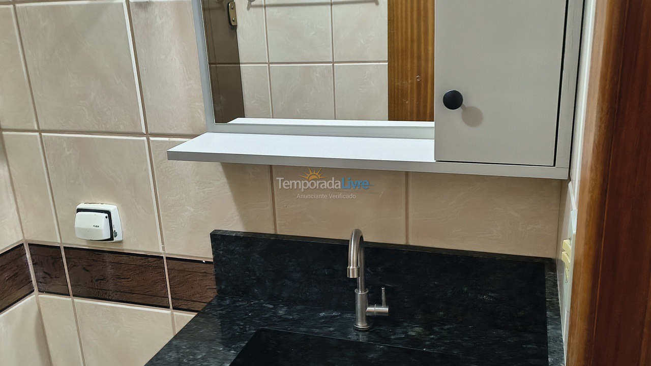 Apartamento para aluguel de temporada em Itapema (Meia Praia)