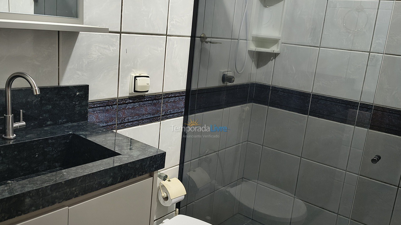Apartamento para aluguel de temporada em Itapema (Meia Praia)