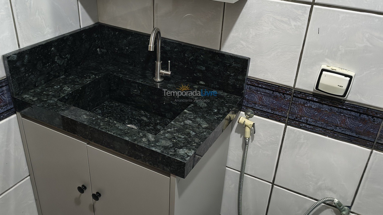 Apartamento para aluguel de temporada em Itapema (Meia Praia)
