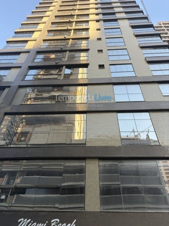 Apartamento para aluguel de temporada em Porto Belo (Perequê)