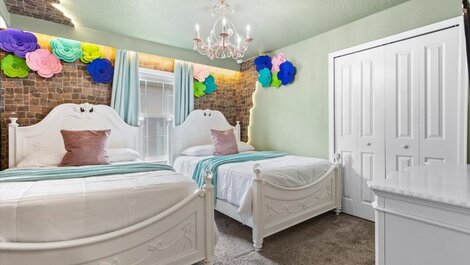Casa en Storey Lake con 5 dormitorios.