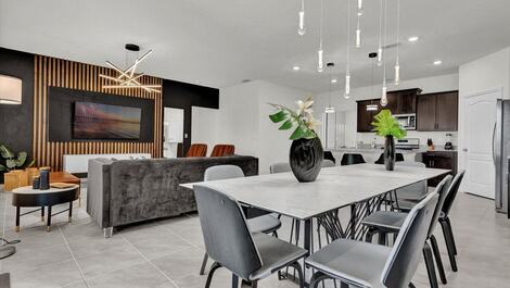 Experience Orlando in a high-end home.