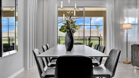 Experience Orlando in a high-end home.