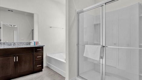 Experience Orlando in a high-end home.