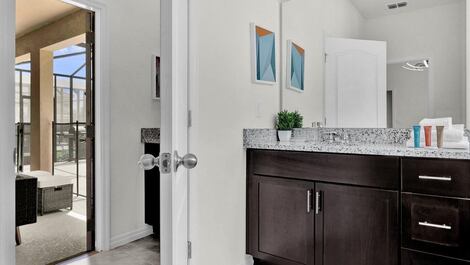 Experience Orlando in a high-end home.
