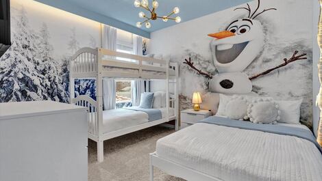 Experience Orlando in a high-end home.